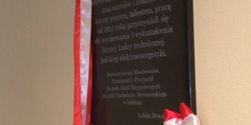 100-lecie ZSEn - tablica pamiątkowa