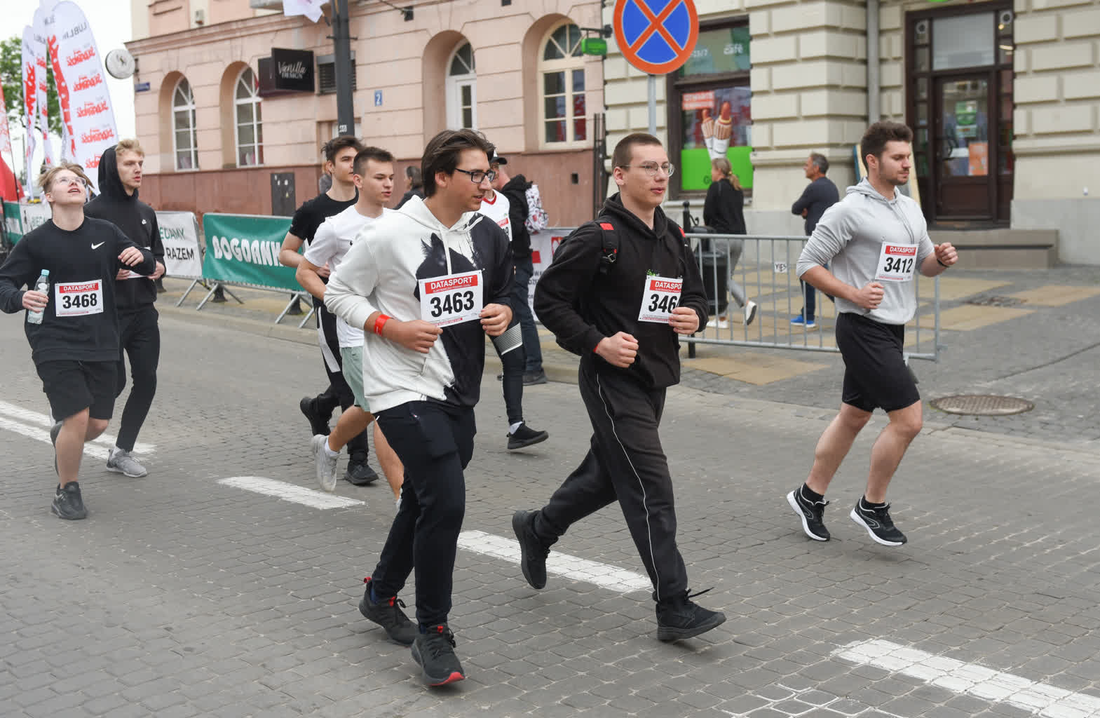 udział uczniów w biegu solidarności